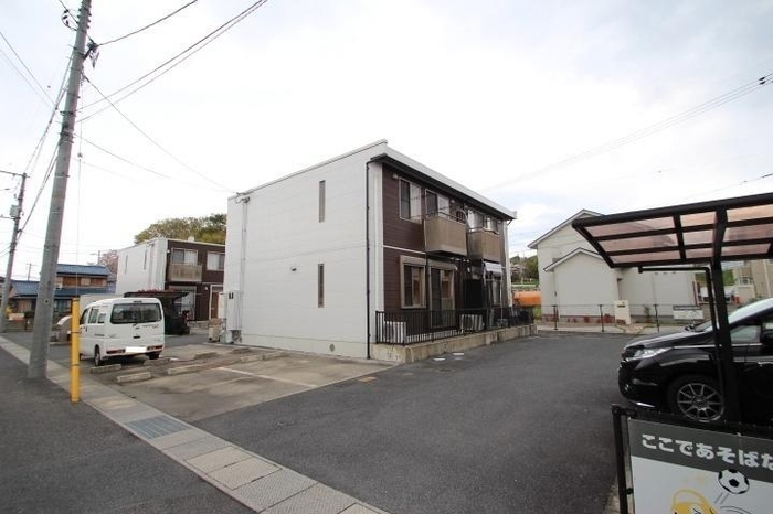 コンフォレスト白壁B